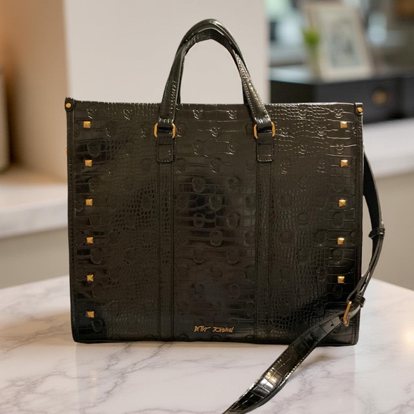 Betsy Johnson NWT croc & skull embossed, 7 inch detachable key chain - Picture 2 of 7